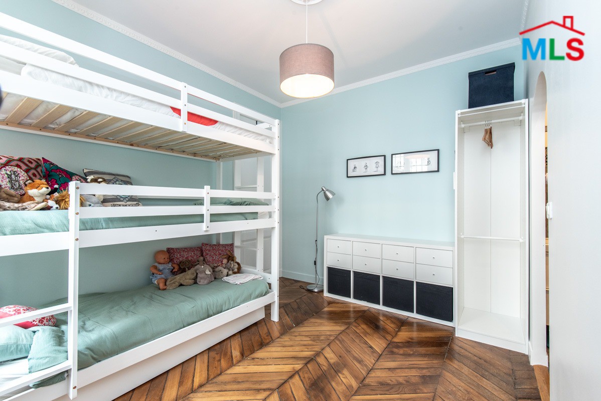 DELIGHTFUL 2-BEDROOMS APARTMENT FOR SALE l PARIS 8ème l FRANCE - 65m2