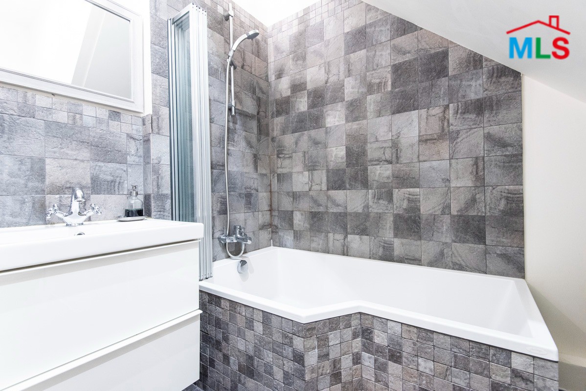 DELIGHTFUL 2-BEDROOMS APARTMENT FOR SALE l PARIS 8ème l FRANCE - 65m2