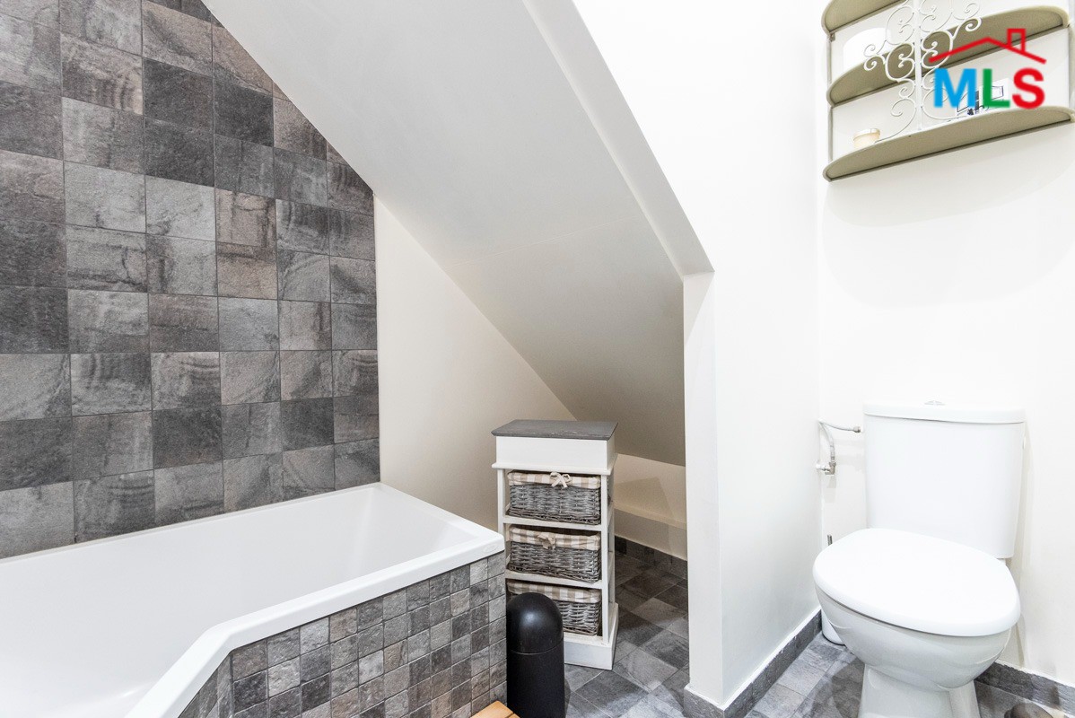 DELIGHTFUL 2-BEDROOMS APARTMENT FOR SALE l PARIS 8ème l FRANCE - 65m2
