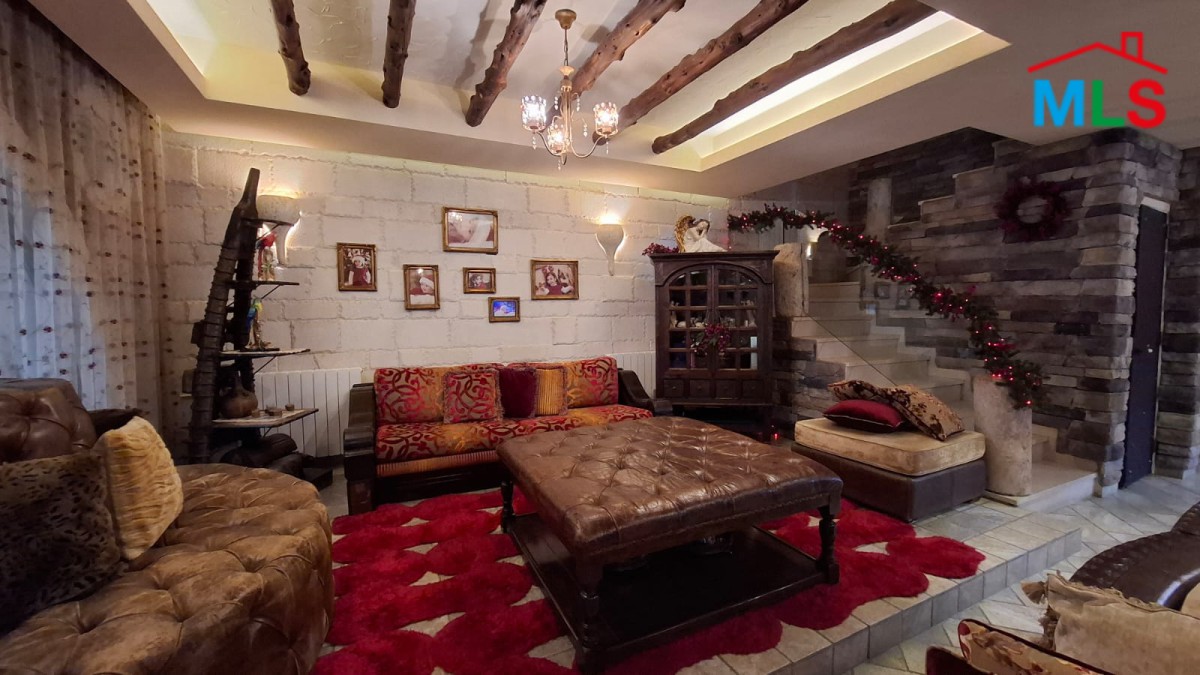 Private High-End Duplex For Sale in Aamchit