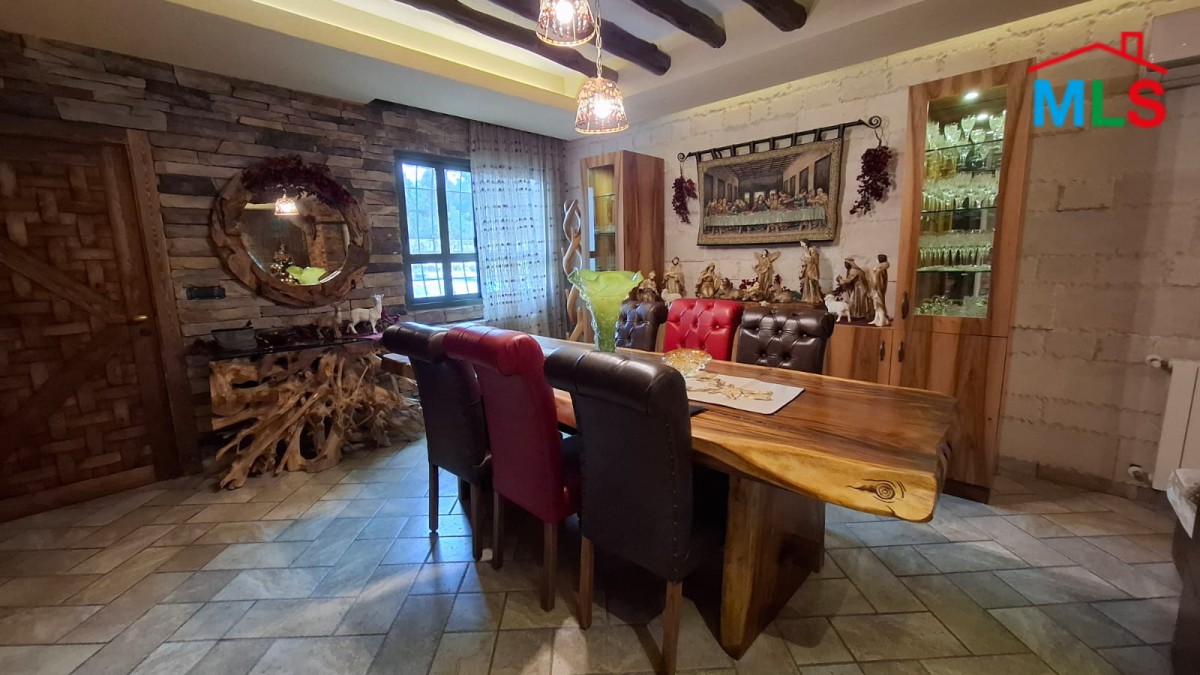 Private High-End Duplex For Sale in Aamchit