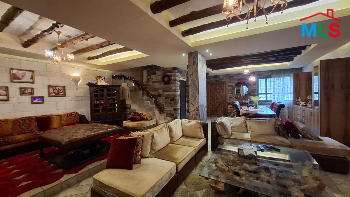 Private High-End Duplex For Sale in Aamchit
