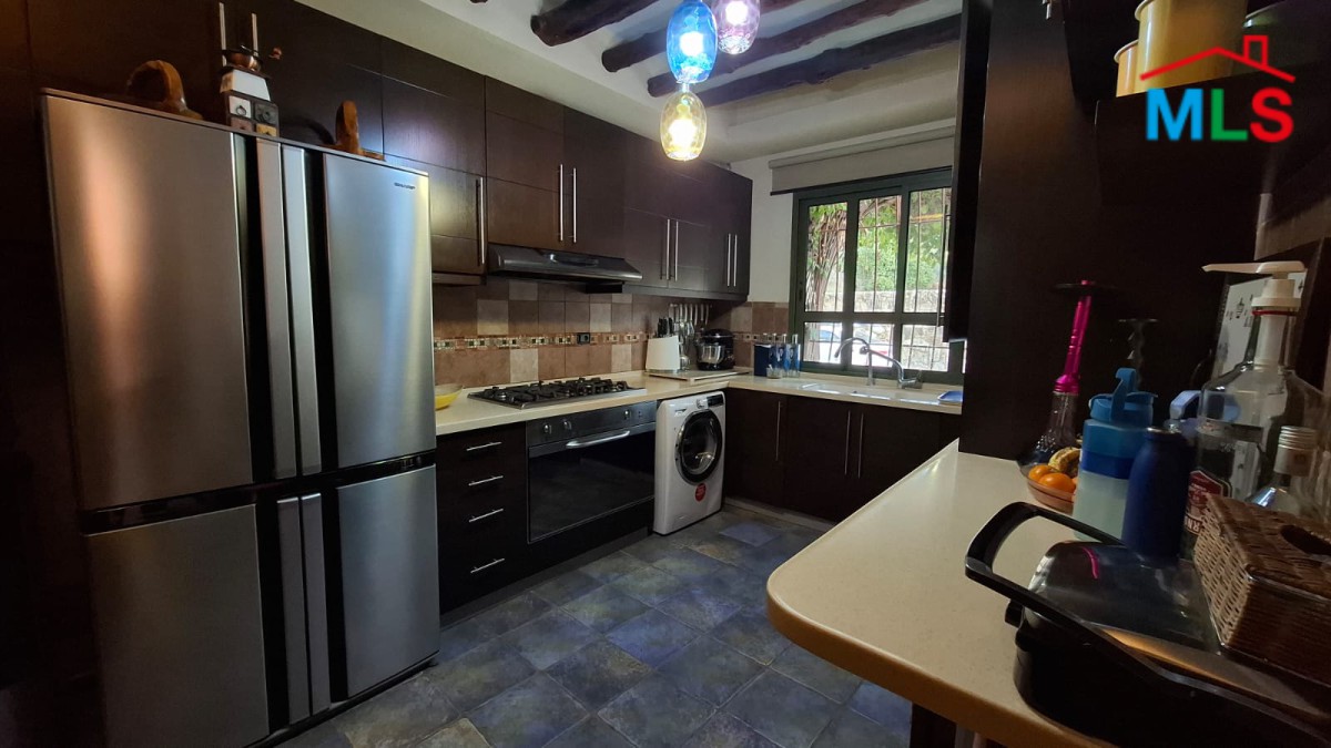 Private High-End Duplex For Sale in Aamchit
