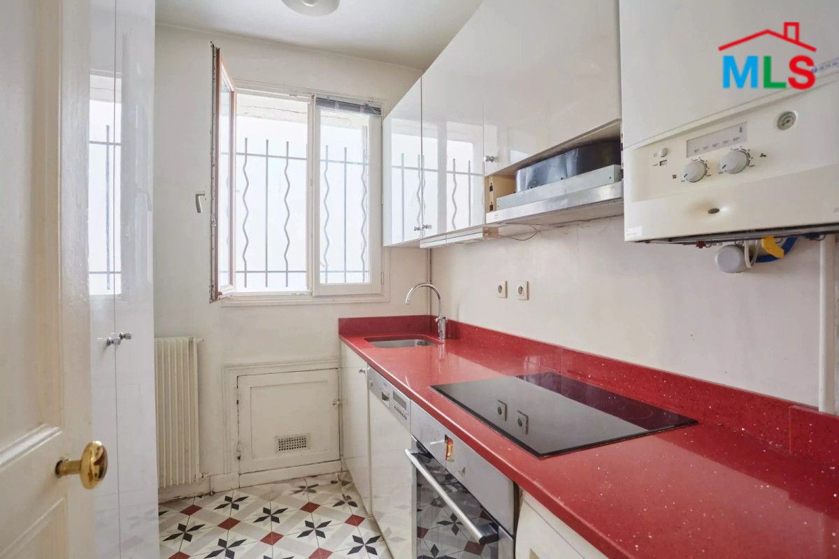 CHARMING ONE BEDROOM APARTMENT FOR SALE l PARIS 8ème l FRANCE - 58m2