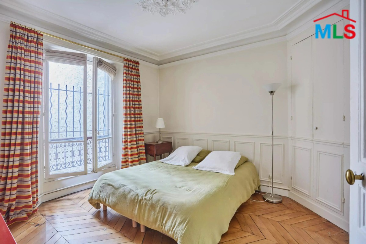 CHARMING ONE BEDROOM APARTMENT FOR SALE l PARIS 8ème l FRANCE - 58m2