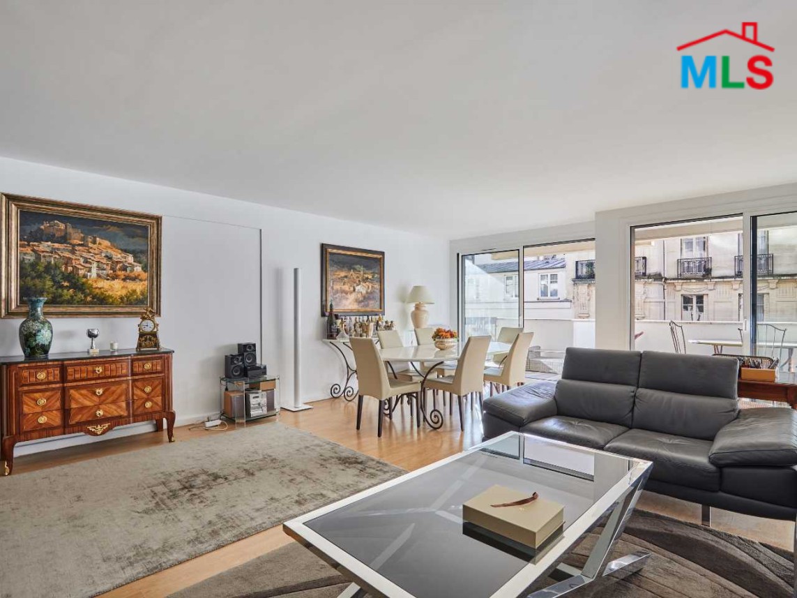 BRIGHT 2 BEDROOMS APARTMENT FOR SALE l PARIS 16ème l FRANCE - 90m2