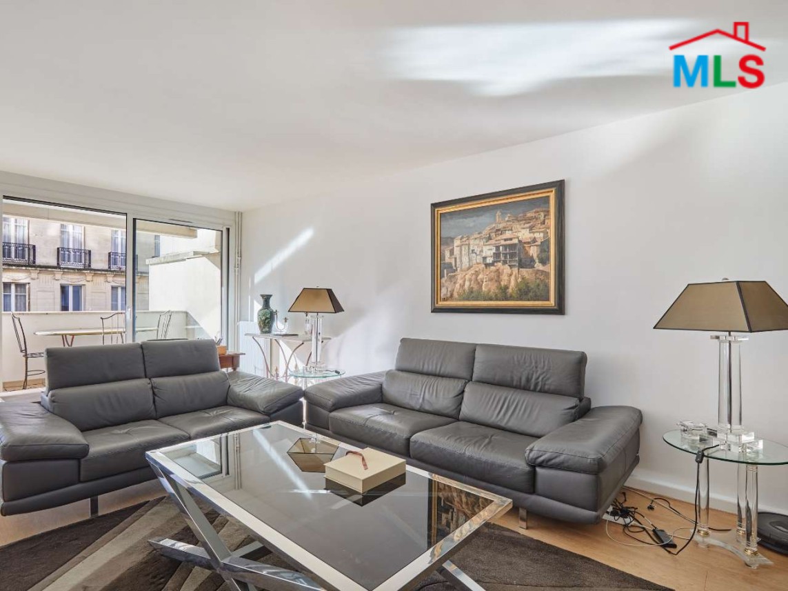 BRIGHT 2 BEDROOMS APARTMENT FOR SALE l PARIS 16ème l FRANCE - 90m2