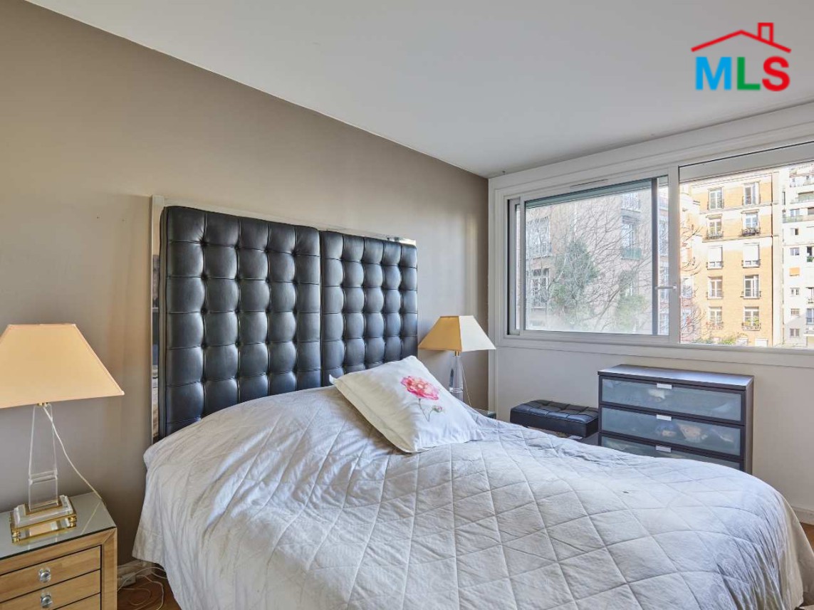 BRIGHT 2 BEDROOMS APARTMENT FOR SALE l PARIS 16ème l FRANCE - 90m2