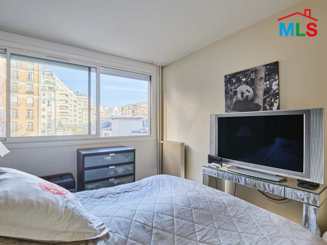 BRIGHT 2 BEDROOMS APARTMENT FOR SALE l PARIS 16ème l FRANCE - 90m2