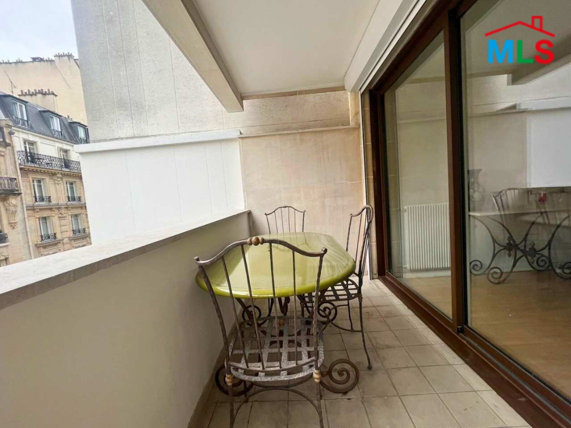 BRIGHT 2 BEDROOMS APARTMENT FOR SALE l PARIS 16ème l FRANCE - 90m2