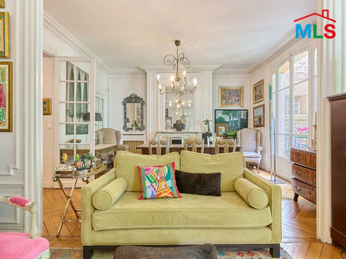 TRADITIONAL 3-BEDROOM APARTMENT FOR SALE l PARIS 16ème l FRANCE - 130m2