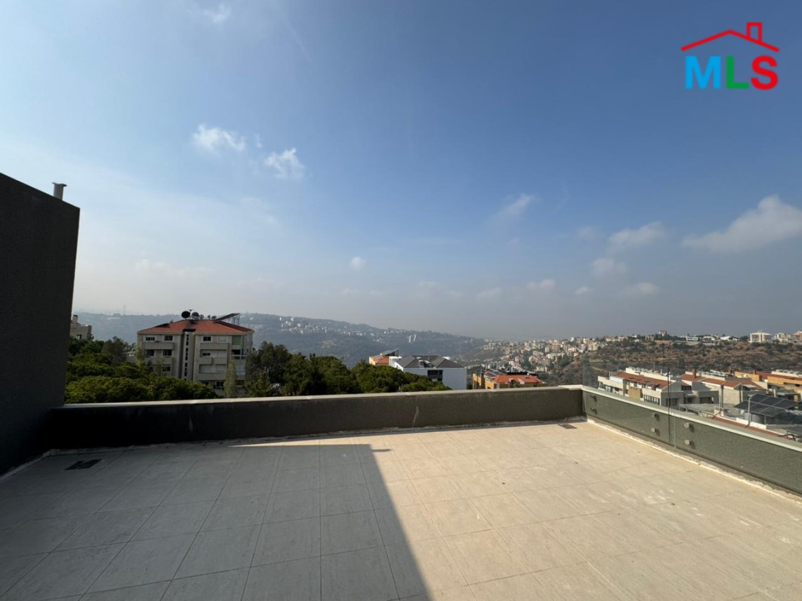 Luxurious High-End Finishing Duplex For Sale in Monteverde