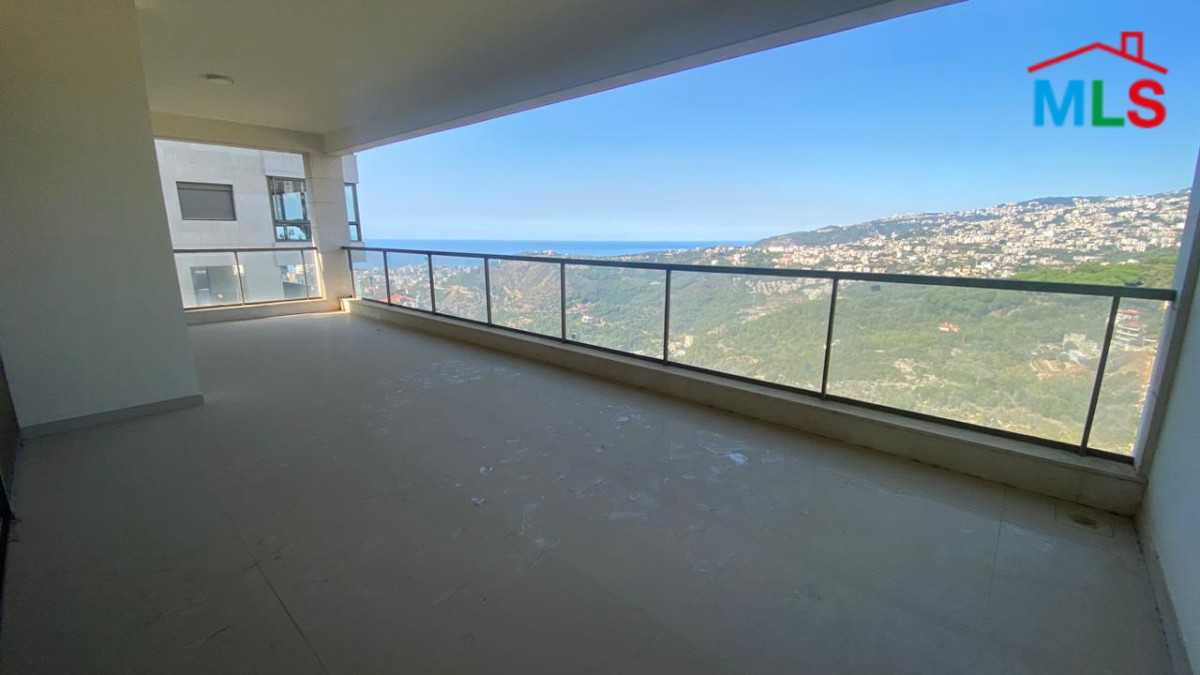 Spacious Apartment with a Beautiful View For Sale in Qornet El Hamra