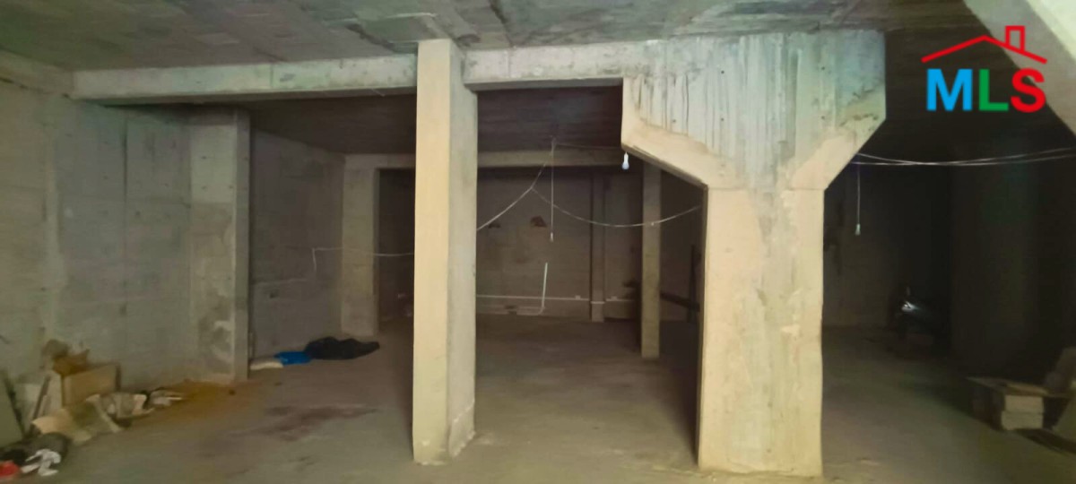 Spacious Warehouse For Sale in a Prime Location in New Shayle