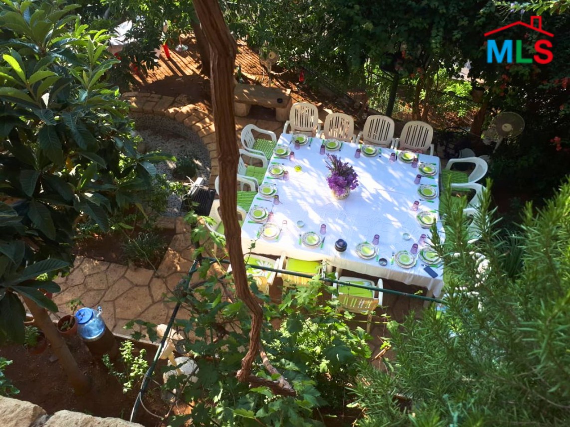 Villa With a Large Garden & Terrace For Sale in Naccache