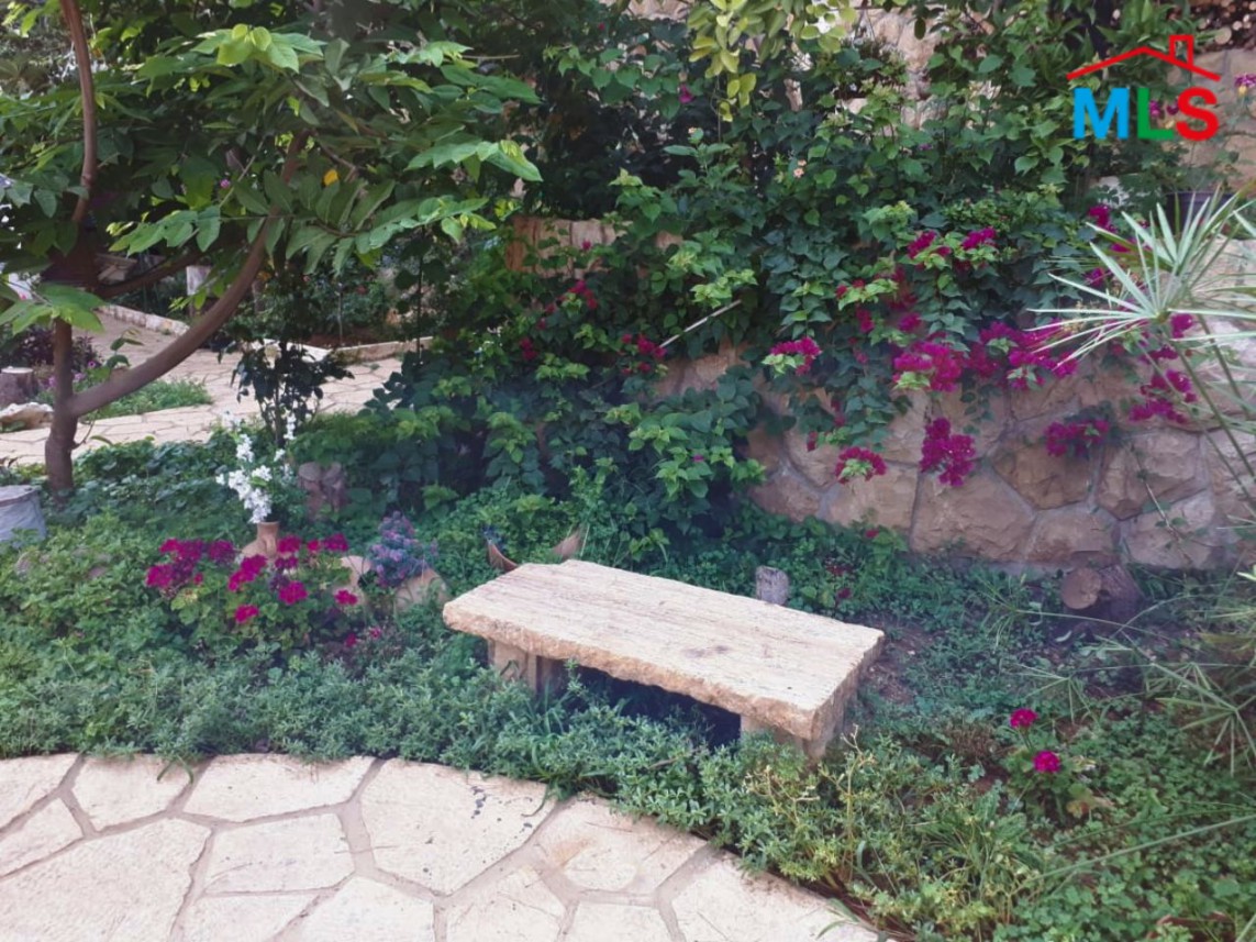 Villa With a Large Garden & Terrace For Sale in Naccache