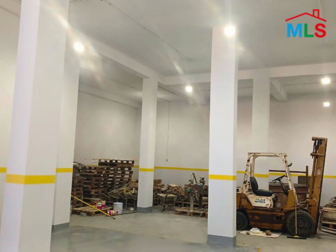 617 SQM Warehouse At Ground Level For Sale in Dbayeh