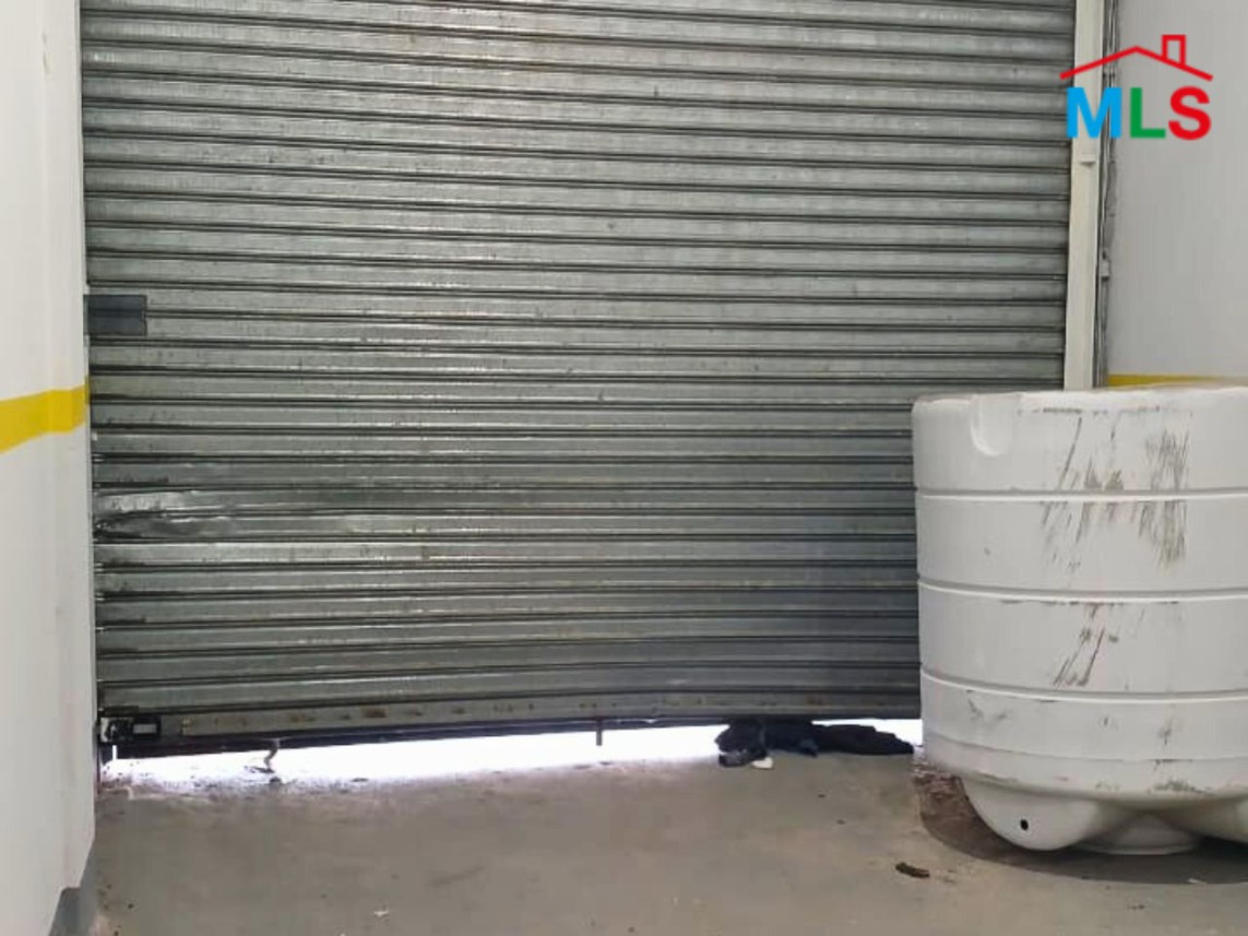 617 SQM Warehouse At Ground Level For Sale in Dbayeh