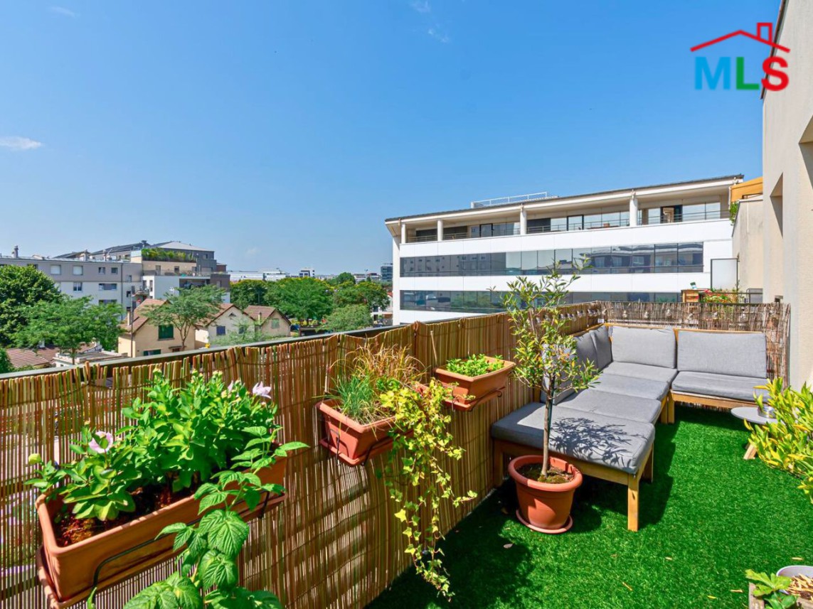 3-BEDROOM APARTMENT WITH TERRACES FOR SALE | RUEIL-MALMAISON l FRANCE- 93 m2