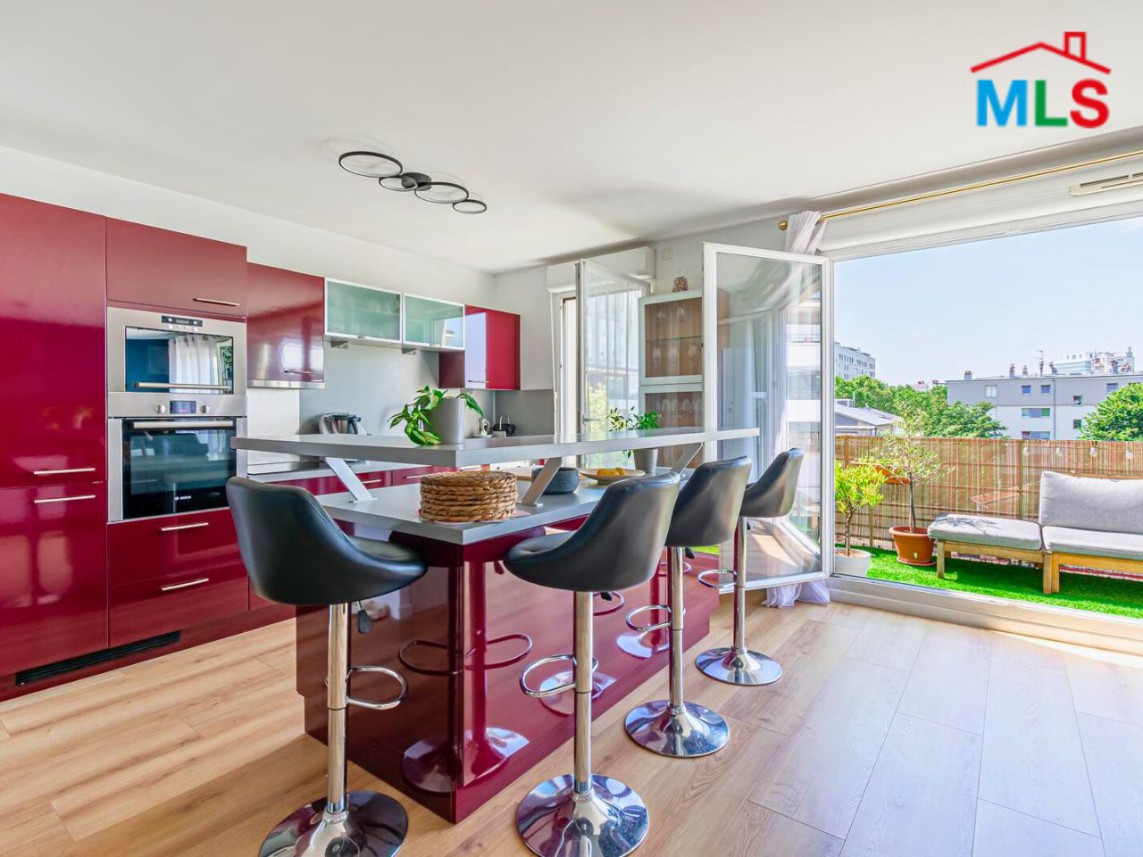 3-BEDROOM APARTMENT WITH TERRACES FOR SALE | RUEIL-MALMAISON l FRANCE- 93 m2