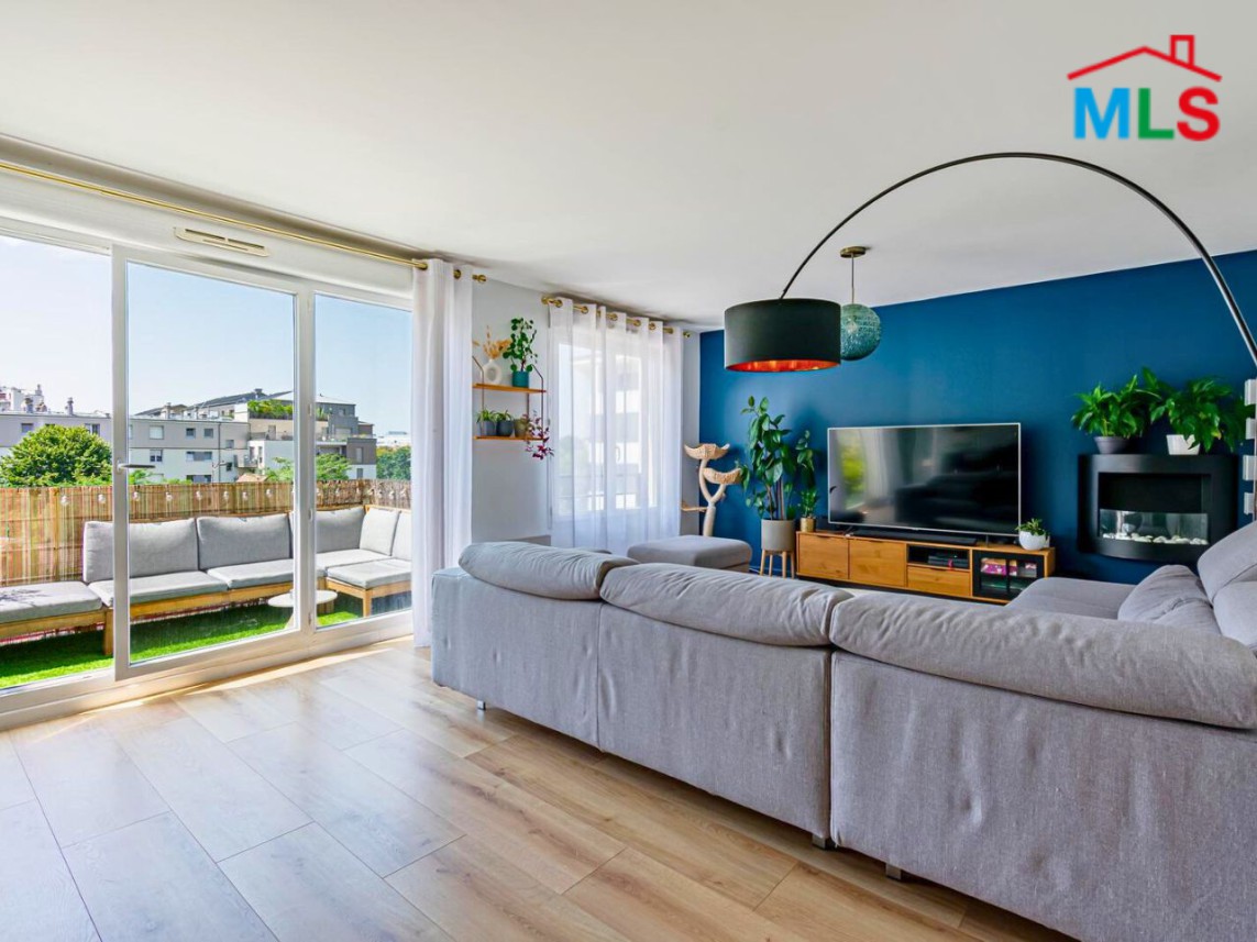 3-BEDROOM APARTMENT WITH TERRACES FOR SALE | RUEIL-MALMAISON l FRANCE- 93 m2