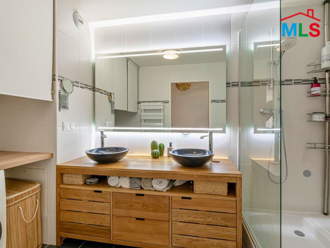 3-BEDROOM APARTMENT WITH TERRACES FOR SALE | RUEIL-MALMAISON l FRANCE- 93 m2