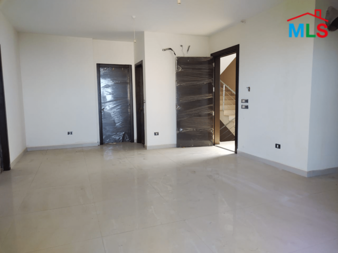 Apartment With a Garden For Sale in Ballouneh