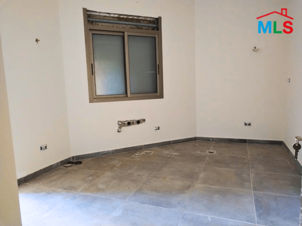 Apartment With a Garden For Sale in Ballouneh