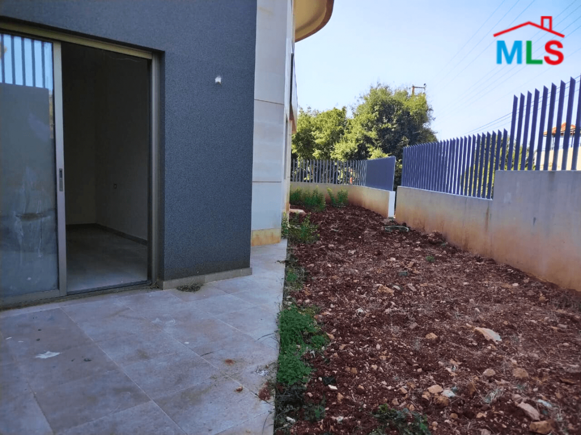 Apartment With a Garden For Sale in Ballouneh