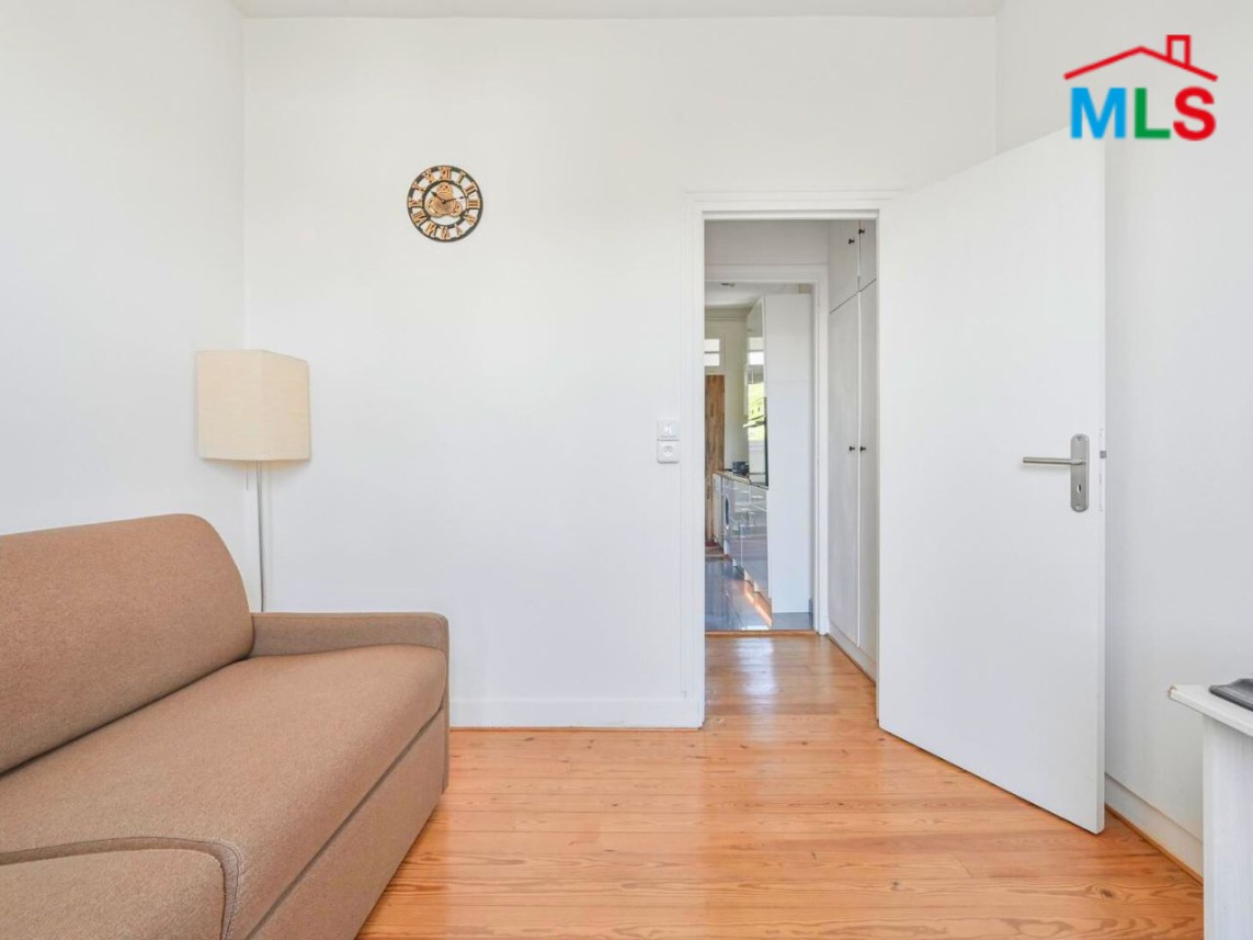 BRIGHT STUDIO WITH NICE VIEW FOR SALE | RUEIL-MALMAISON FRANCE - 20 m2