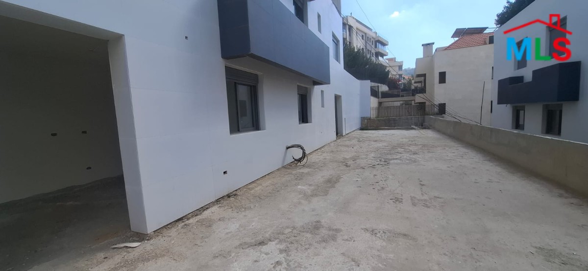 Under-Construction Apartment With Terrace For Sale in Qannabet Broumana