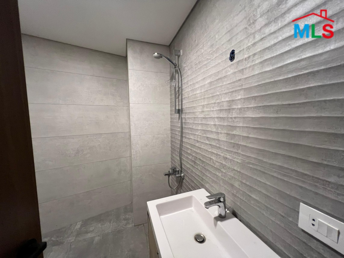 High-End 300 SQM Apartment For Sale in Kfarhbeib