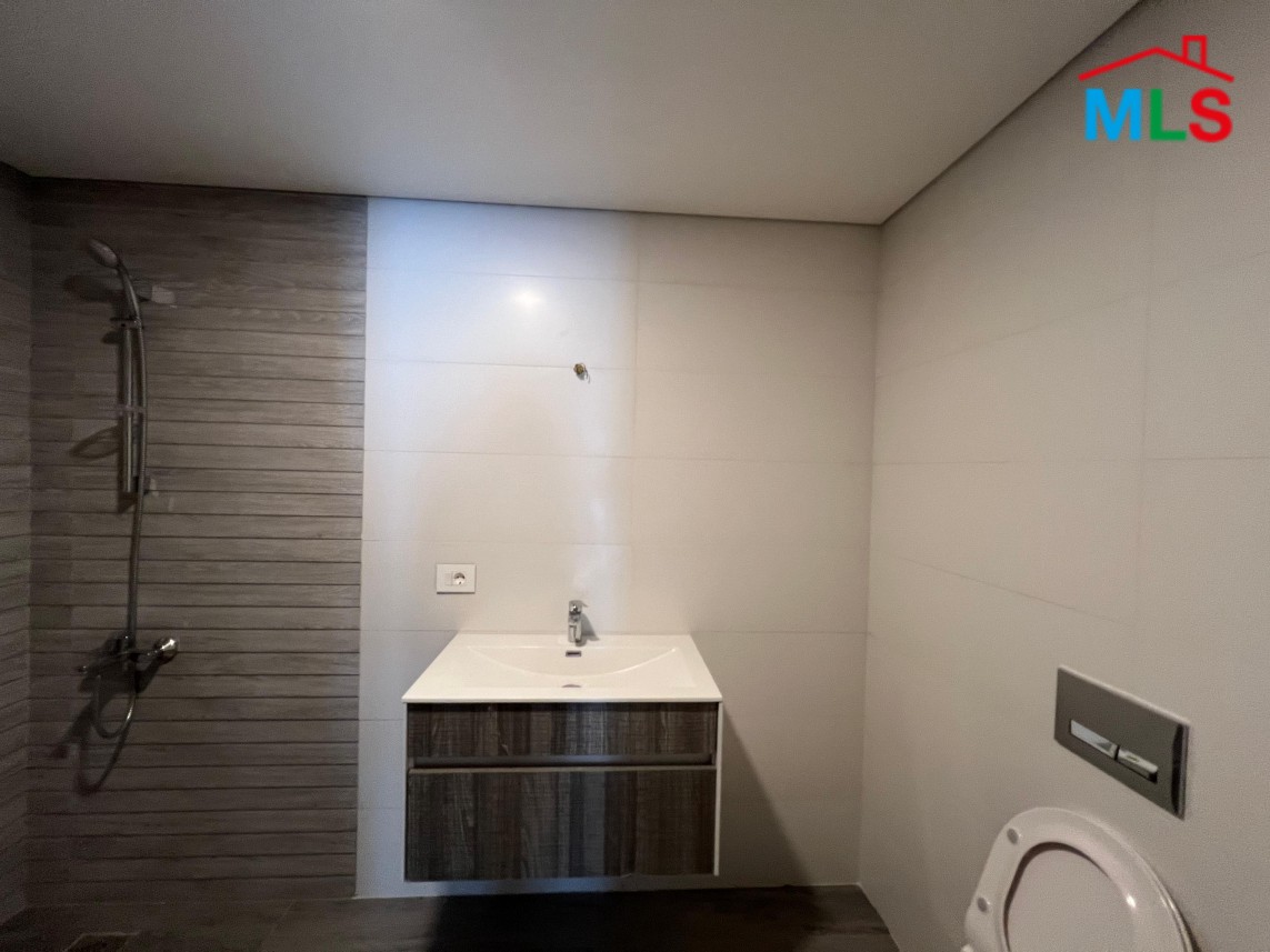 High-End 300 SQM Apartment For Sale in Kfarhbeib