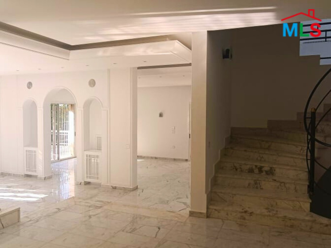 Luxurious Villa With Gardens & an Amazing View For Sale in Ghazir