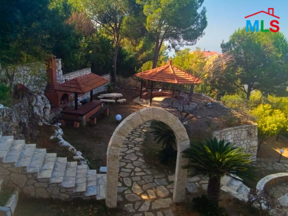 Luxurious Villa With Gardens & an Amazing View For Sale in Ghazir