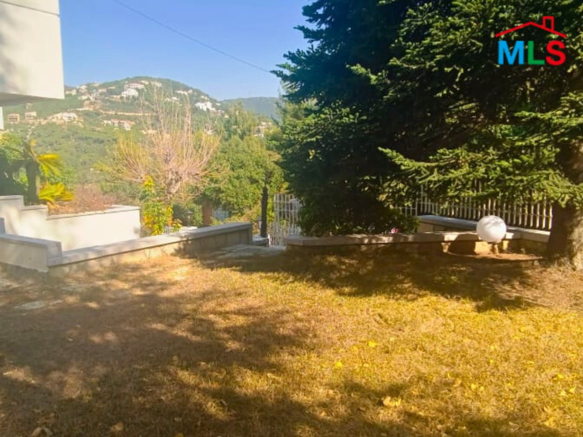 Luxurious Villa With Gardens & an Amazing View For Sale in Ghazir