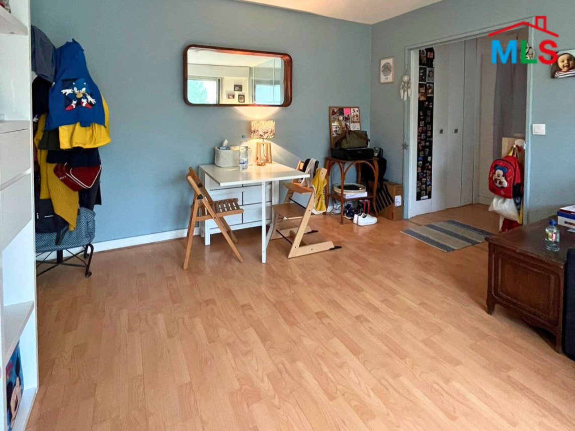 ONE-BEDROOM APARTMENT FOR SALE IN RUEIL-MALMAISON l FRANCE - 44m2