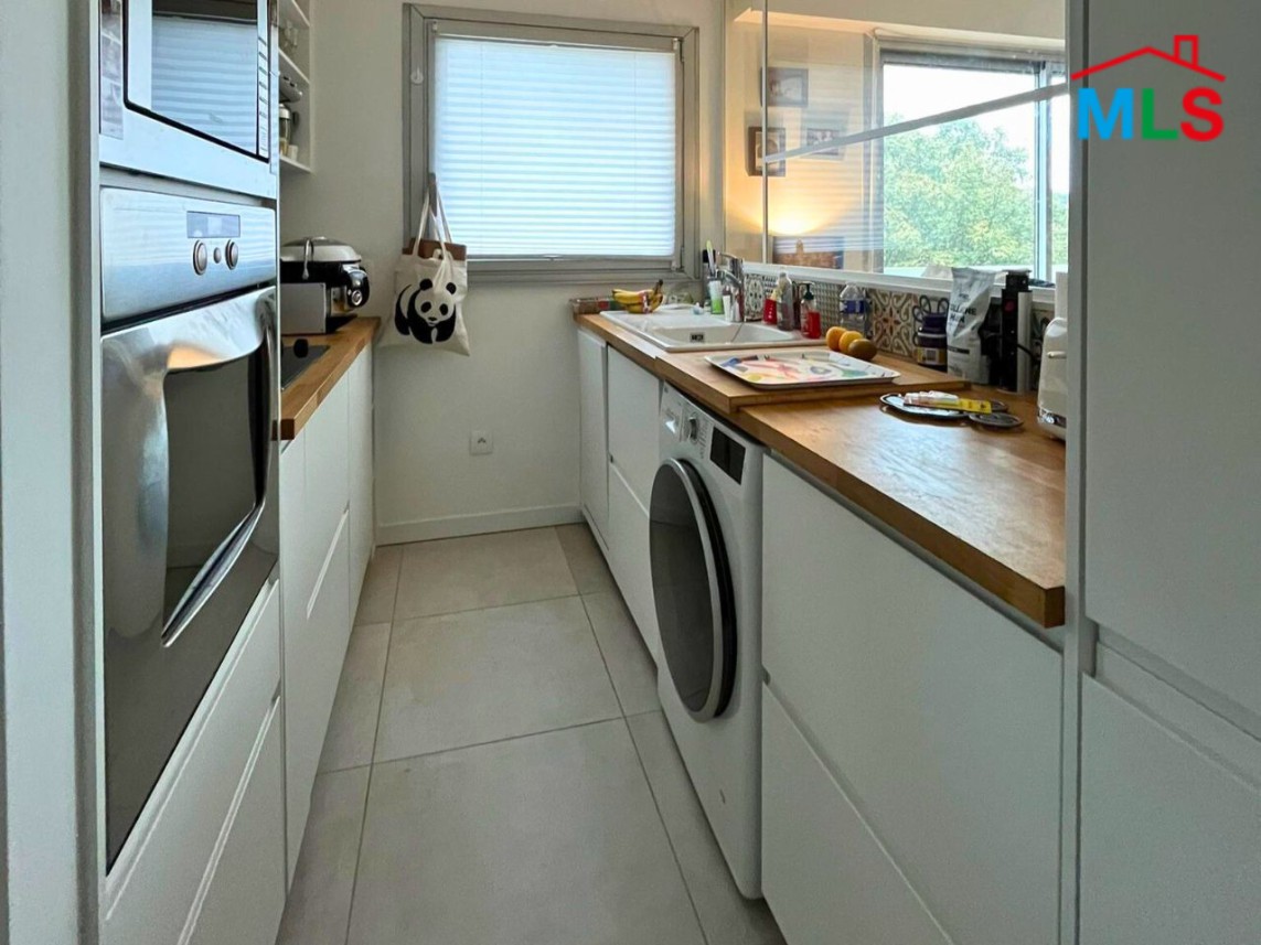 ONE-BEDROOM APARTMENT FOR SALE IN RUEIL-MALMAISON l FRANCE - 44m2