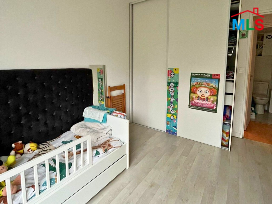 ONE-BEDROOM APARTMENT FOR SALE IN RUEIL-MALMAISON l FRANCE - 44m2