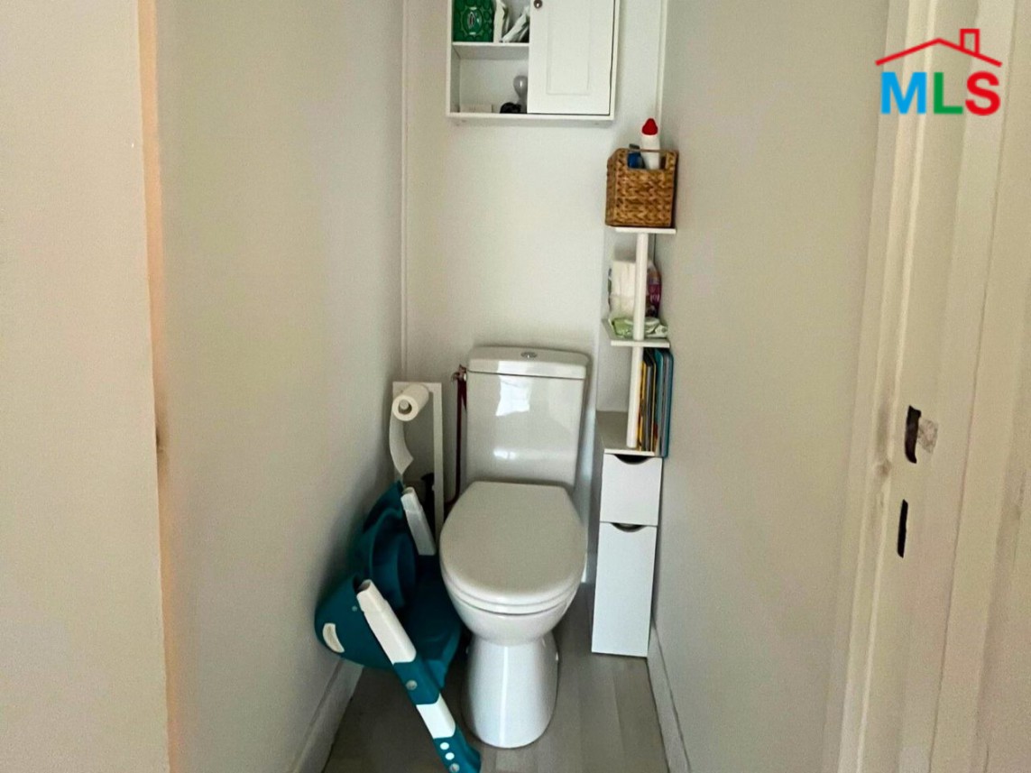 ONE-BEDROOM APARTMENT FOR SALE IN RUEIL-MALMAISON l FRANCE - 44m2