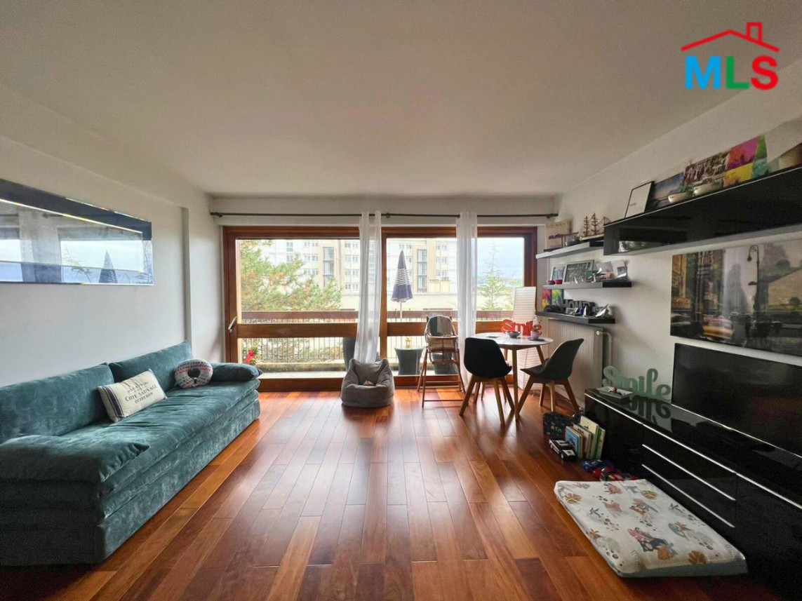 ONE-BEDROOM APARTMENT FOR SALE IN RUEIL-MALMAISON l FRANCE - 53m2