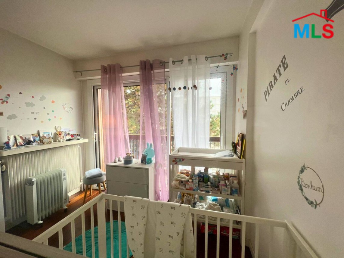 ONE-BEDROOM APARTMENT FOR SALE IN RUEIL-MALMAISON l FRANCE - 53m2