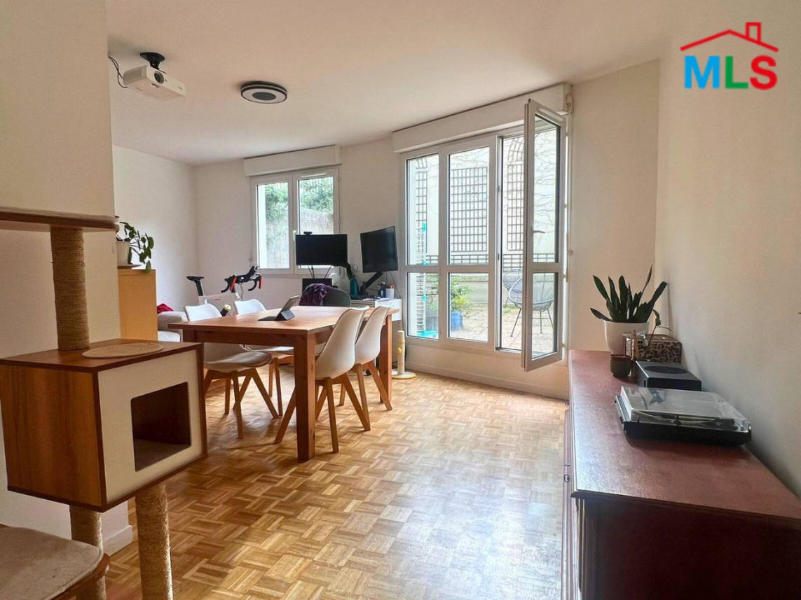 UNFURNISHED 1-BEDROOM APARTMENT FOR SALE | RUEIL-MALMAISON FRANCE- 54 m2