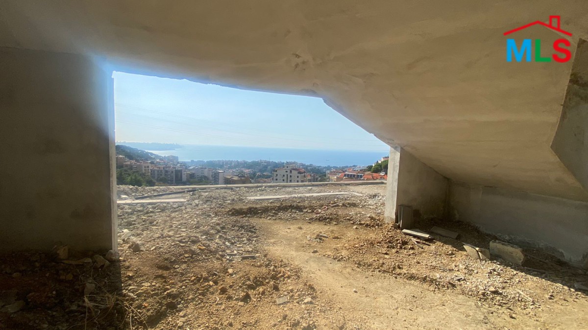 Spacious Duplex With Terrace For Sale In Beit el Chaar