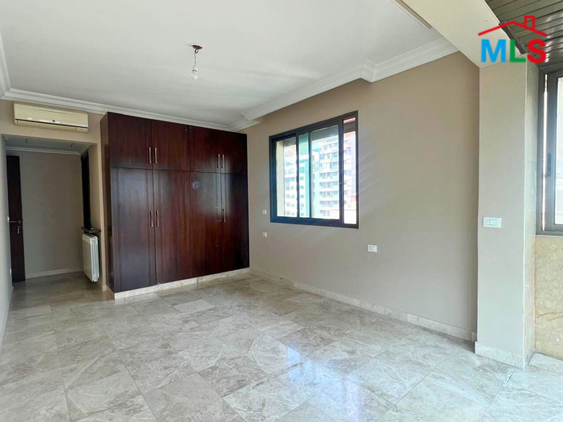 Spacious Apartment For Sale in Achrafieh, Sioufi