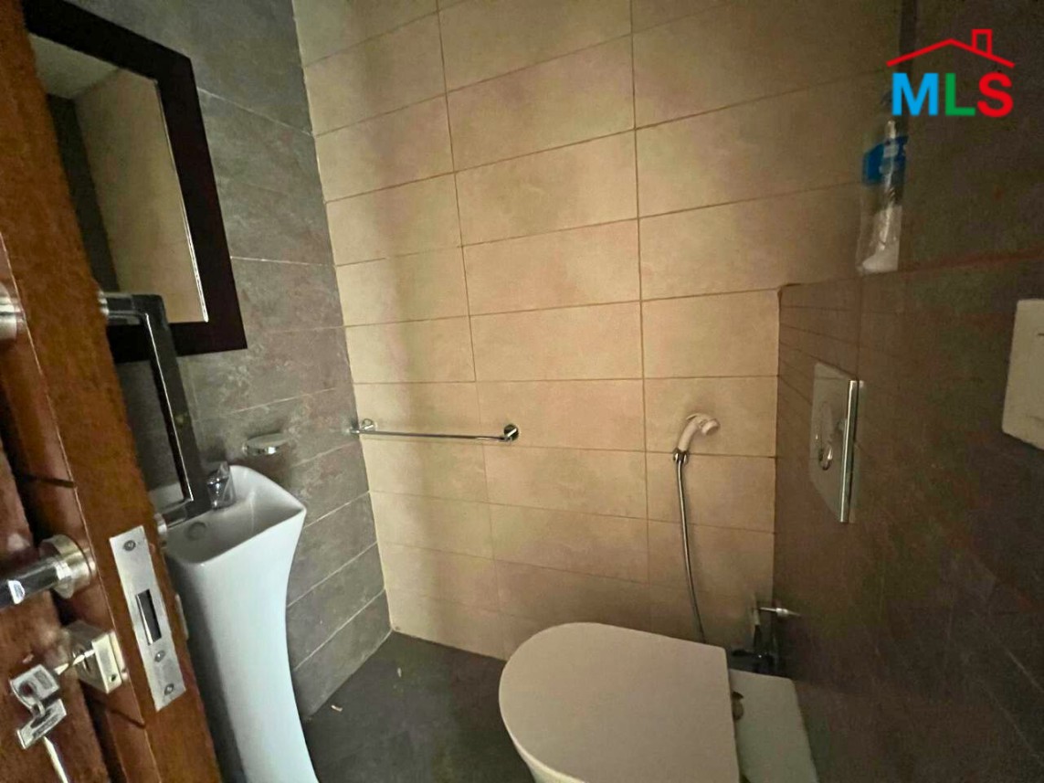 Spacious Apartment For Sale in Achrafieh, Sioufi