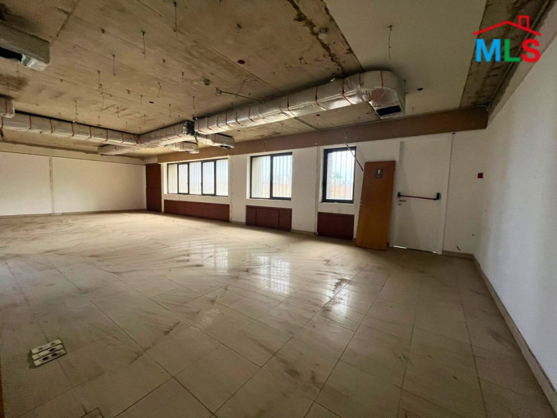 525 SQM Office For Sale in a Commercial Building in Mar Mikhael