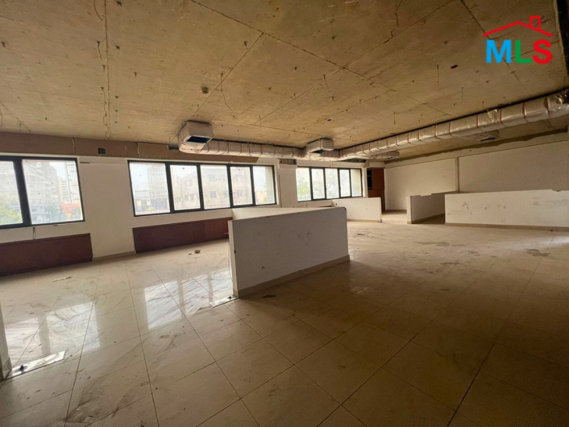 525 SQM Office For Sale in a Commercial Building in Mar Mikhael