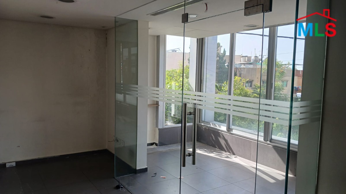 A Stand Alone Showroom For Sale On The Main Road Of Elissar
