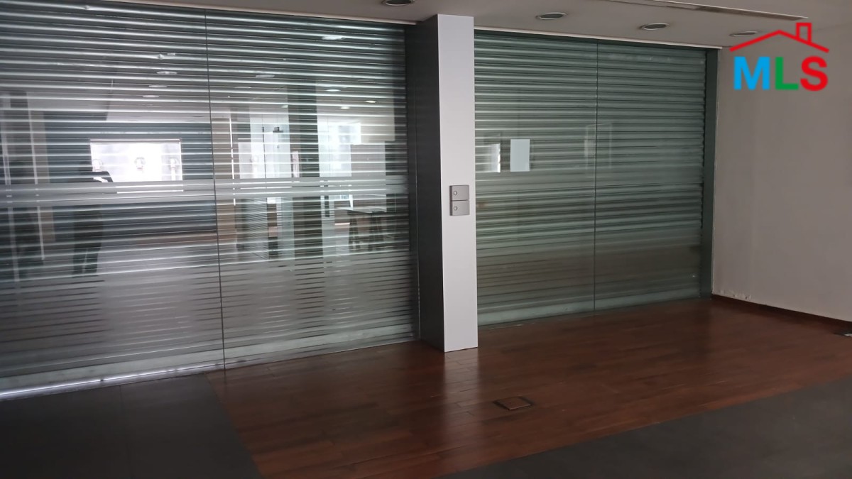 A Stand Alone Showroom For Sale On The Main Road Of Elissar